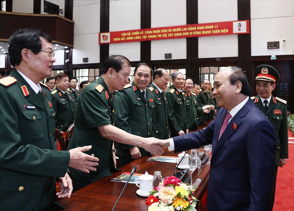 Chủ tịch nước Nguyễn Xuân Phúc với các đại biểu tham dự buổi lễ.