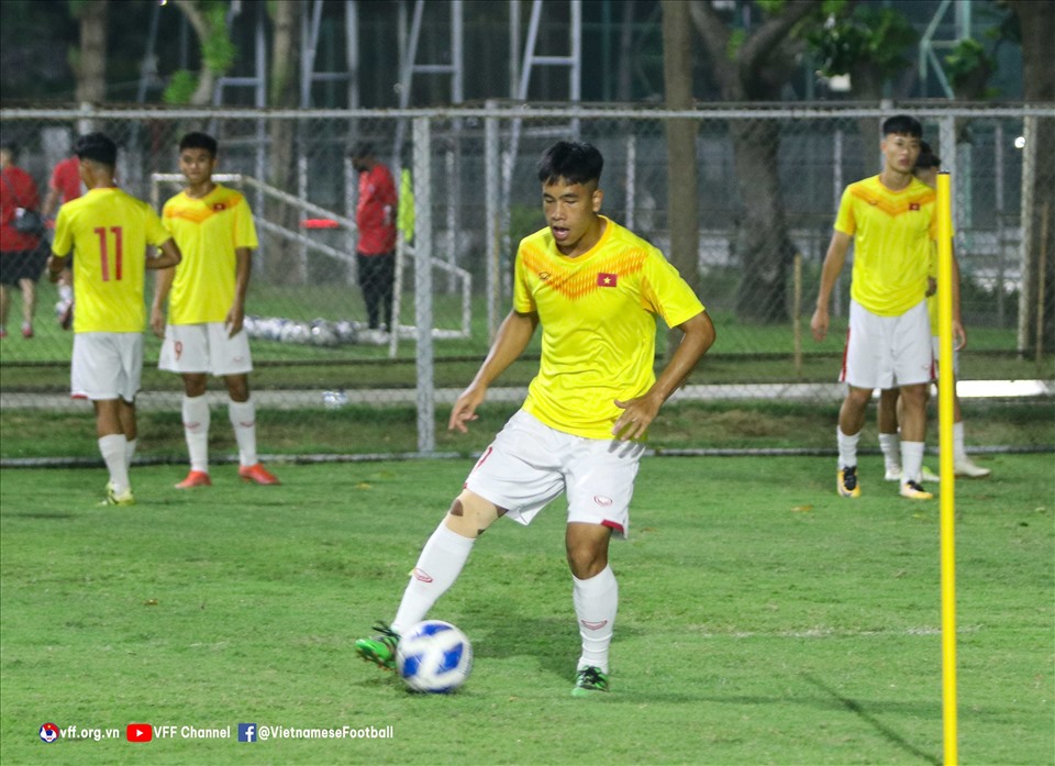 Theo kế hoạch, Ban tổ chức sẽ tiến hành xét nghiệm nhanh COVID-19 cho U19 Việt Nam vào sáng 2.7. Sau đó huấn luyện viên Đinh Thế Nam sẽ chốt danh sách chính thức 23 cầu thủ tham dự giải.