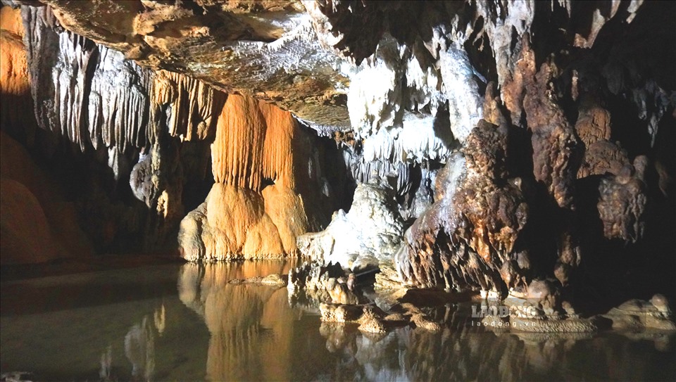 Theo nhiều người dân và du khách, động Bo Cúng là hang động đẹp nhất xứ Thanh, vì trong hang có hệ thống cá nhũ đá vô cùng phong phú, đẹp mỹ lệ.