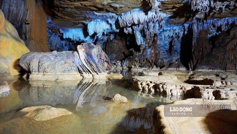 Trải qua hàng triệu năm, hệ thống nhũ đá trong hang có nhiều hình thù khác nhau.