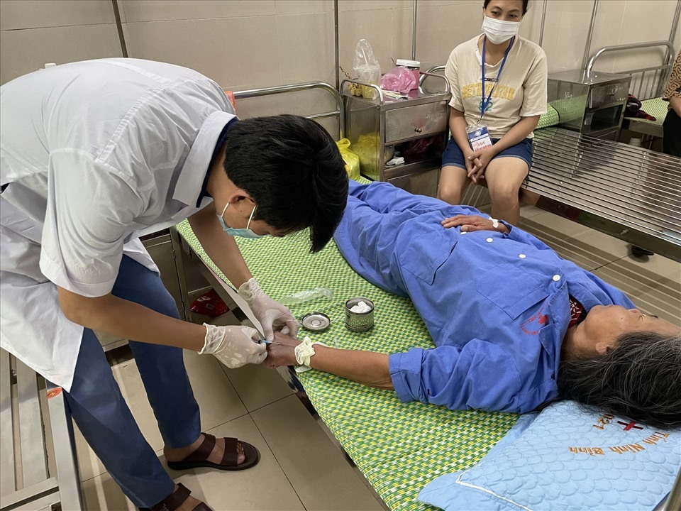 Việc thiếu thuốc, vật tư y tế đã ảnh hưởng không nhỏ đến hoạt động khám, chữa bệnh tại các cơ sở y tế, bệnh viện tại Ninh Bình. Ảnh: NT