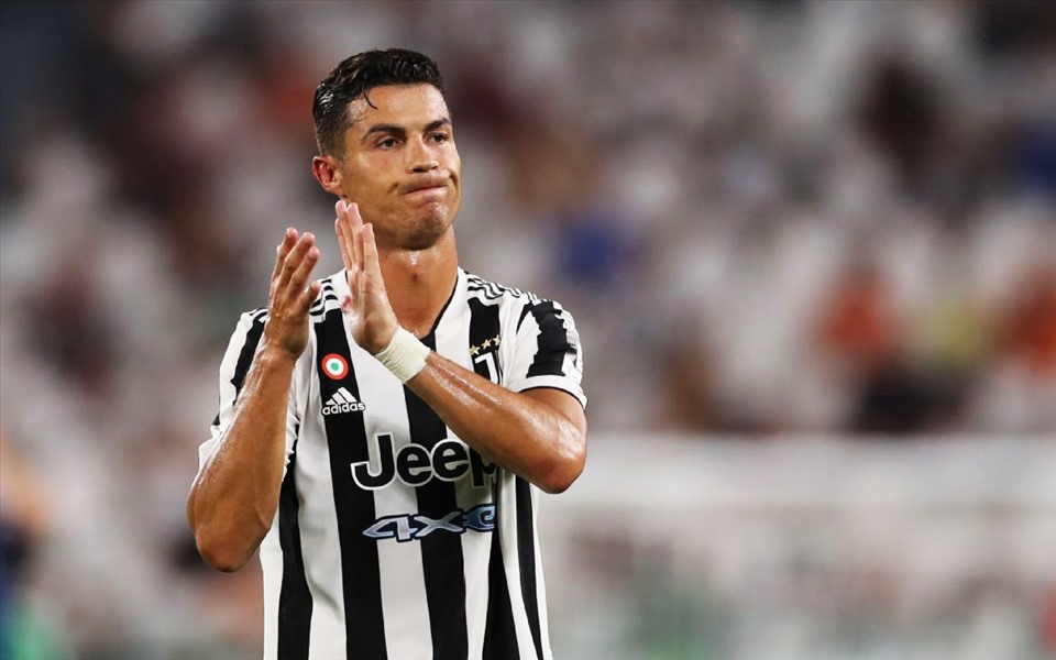 CHÍNH THỨC! Man Utd công bố chữ ký Cristiano Ronaldo | Bóng Đá