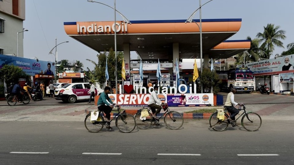 Ấn Độ tăng mua dầu của Nga. Ảnh: AFP