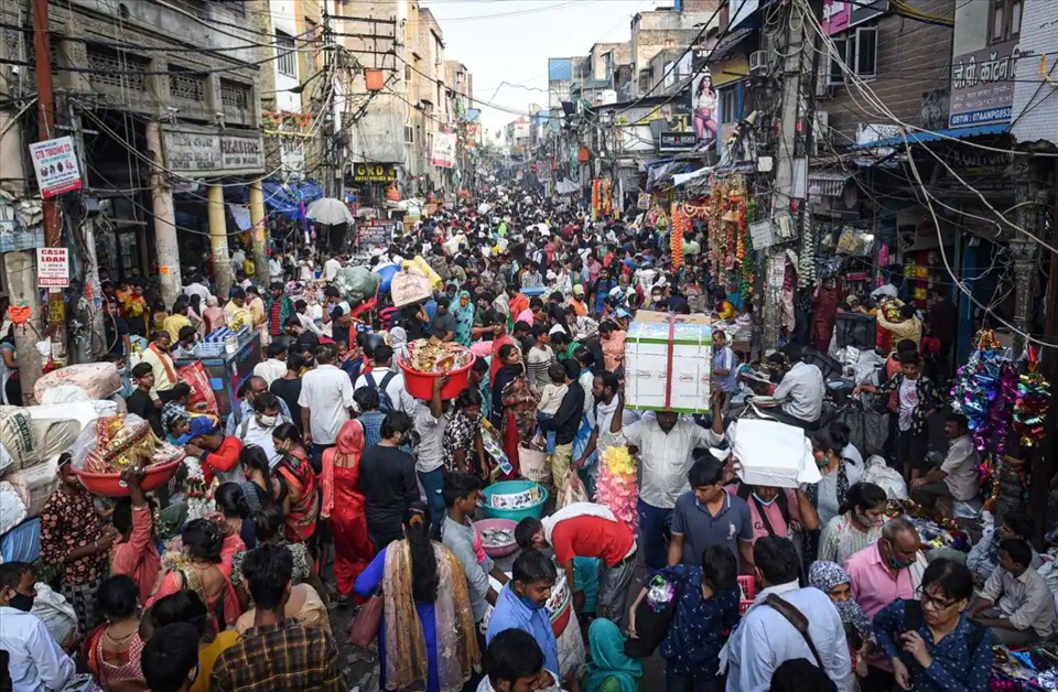 Ấn Độ dự kiến vượt Trung Quốc trở thành nước đông dân nhất thế giới vào năm 2023. Ảnh: AFP