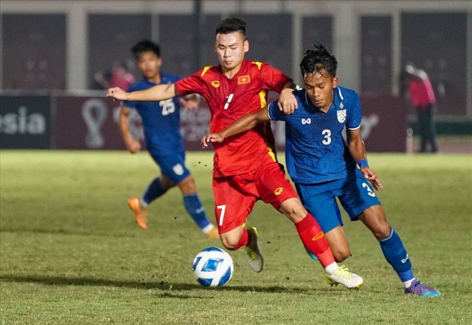 U19 Thái Lan và U19 Việt Nam hoà nhau 1-1 ở trận đấu quyết định tại vòng bảng, cùng giành vé vào bán kết U19 Đông Nam Á 2022. Ảnh: VFF