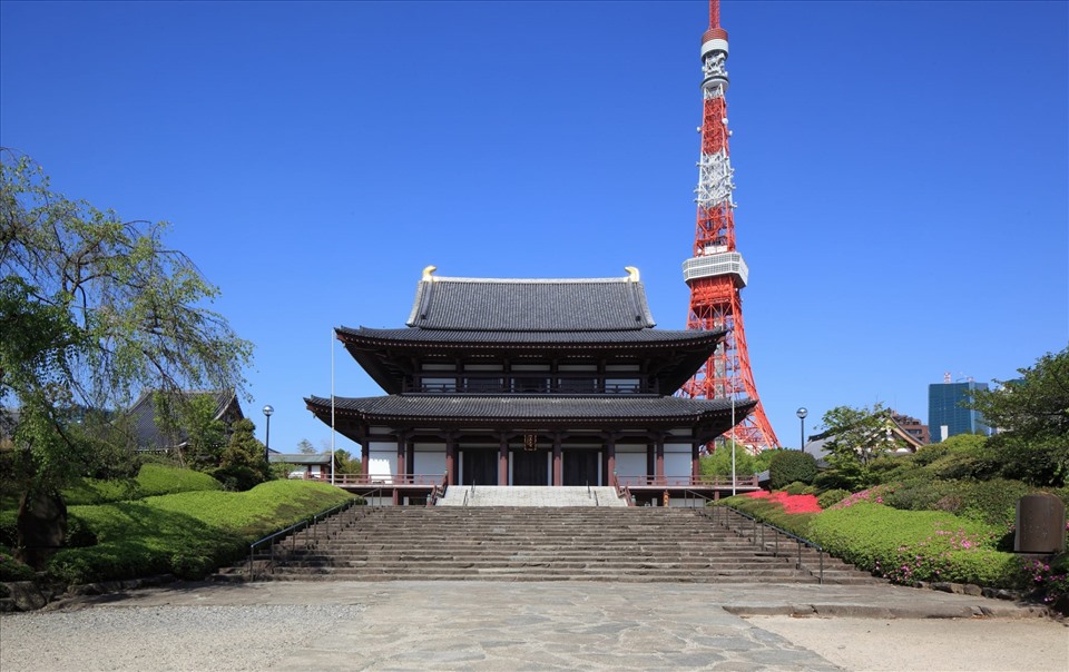 Là ngôi chùa lớn nhất của thủ đô Tokyo, Zojoji tọa lạc ở giữa công viên Shiba thuộc quận Minato, trung tâm thành phố. - Ảnh: Japan Travel