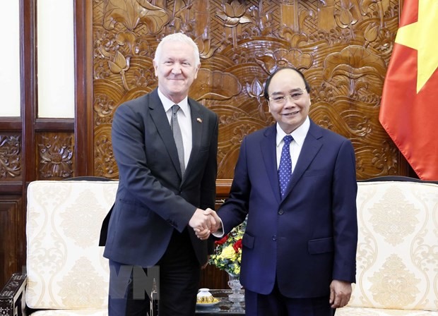 Chủ tịch nước Nguyễn Xuân Phúc và Đại sứ Thụy Sỹ Ivo Sieber. Ảnh: TTXVN