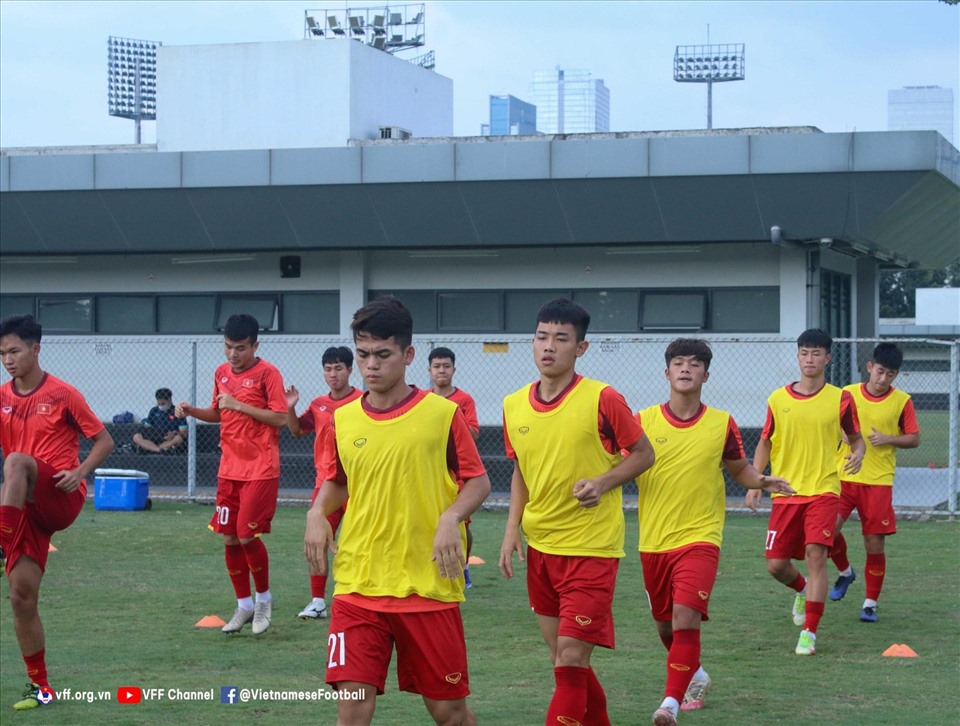 Huấn luyện viên Đinh Thế Nam và ban huấn luyện cũng chú trọng yếu tố tâm lý thi đấu cho các học trò, nhằm giúp toàn đội có sự thoải mái và tự tin nhất.