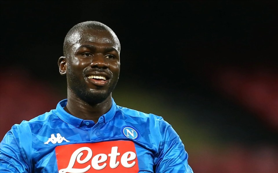 Chelsea sắp mua được hậu vệ đầu tiên là Koulibaly. Ảnh: AFP.