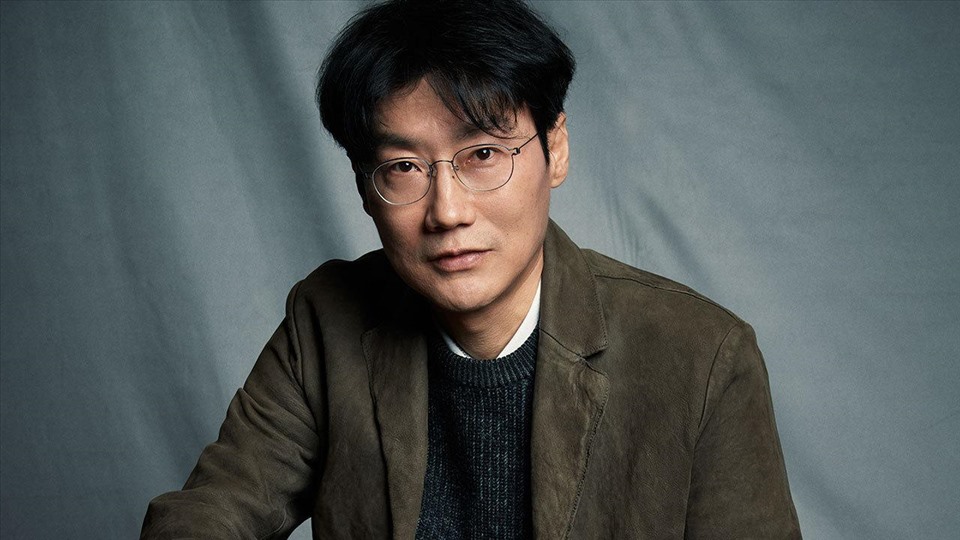 Đạo diễn Hwang Dong Hyuk cũng đã trở thành người Hàn Quốc đầu tiên nhận được đề cử giải Emmy “Đạo diễn xuất sắc” và “Biên kịch xuất sắc” cho một bộ phim truyền hình dài tập.