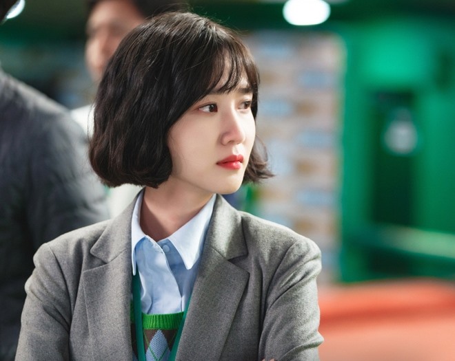 Hình ảnh Park Eun Bin trong vai nữ quản lý của “Hot Stove League“. Ảnh: FPT.