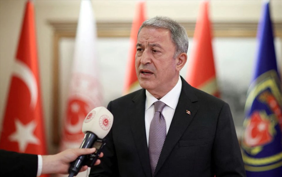 Bộ trưởng Quốc phòng Thổ Nhĩ Kỳ Hulusi Akar thông tin với báo giới về thoả thuận giữa Nga và Ukraina. Ảnh: Bộ Quốc phòng Thổ Nhĩ Kỳ