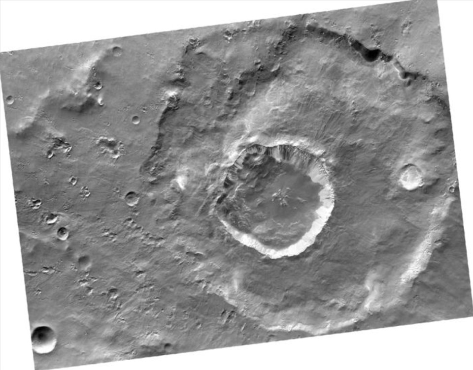 Miệng núi lửa Khujirt, được chụp bởi tàu quỹ đạo Viking. Dampier và Karratha có thể được nhìn thấy ở trên cùng bên phải. Ảnh: NASA
