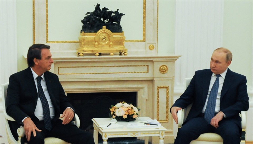 Tổng thống Vladimir Putin tiếp Tổng thống Jair Bolsonaro tại Mát xcơva, ngày 16.2.2022. Ảnh: AFP