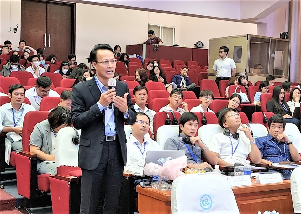 รองศาสตราจารย์ ดร. Ngo Huu Phuoc กล่าวว่ามีเหตุผลหลายประการทางเศรษฐกิจ กฎหมาย และความร่วมมือระหว่างประเทศที่นำไปสู่การป้องกันการประมง IUU ที่ไม่มีประสิทธิภาพ  ภาพถ่าย: “Nam Duong”