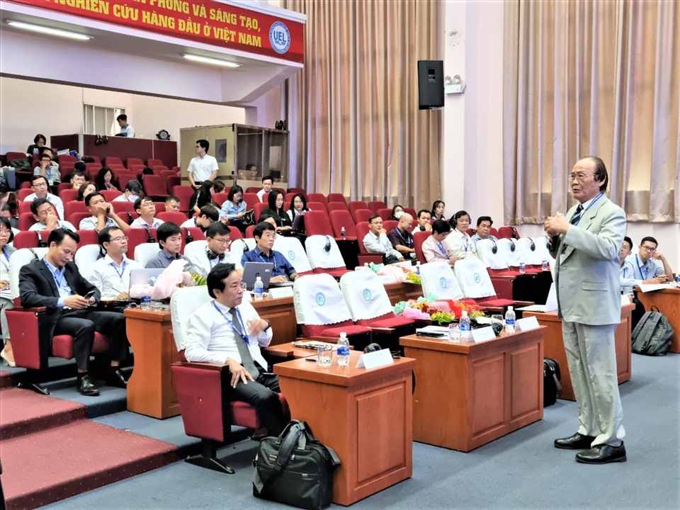 Dr. Tran Cong Truc - อดีตหัวหน้าคณะกรรมการเขตแดนของรัฐบาล - พูดที่การประชุมเชิงปฏิบัติการ  ภาพถ่าย: “Nam Duong”