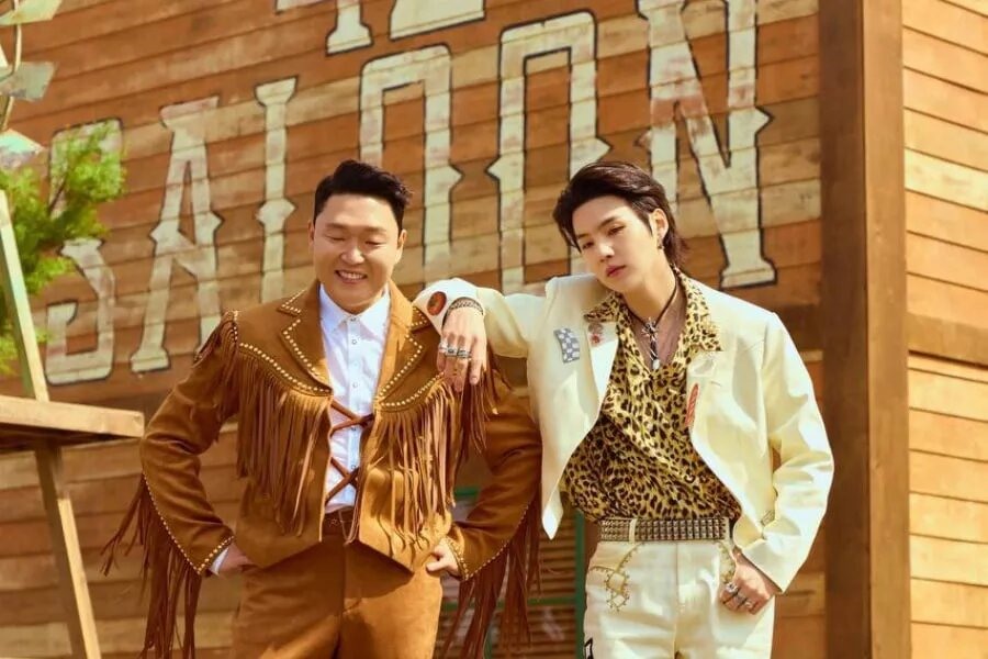 Suga (BTS) hợp tác cùng Psy trong “That That“.