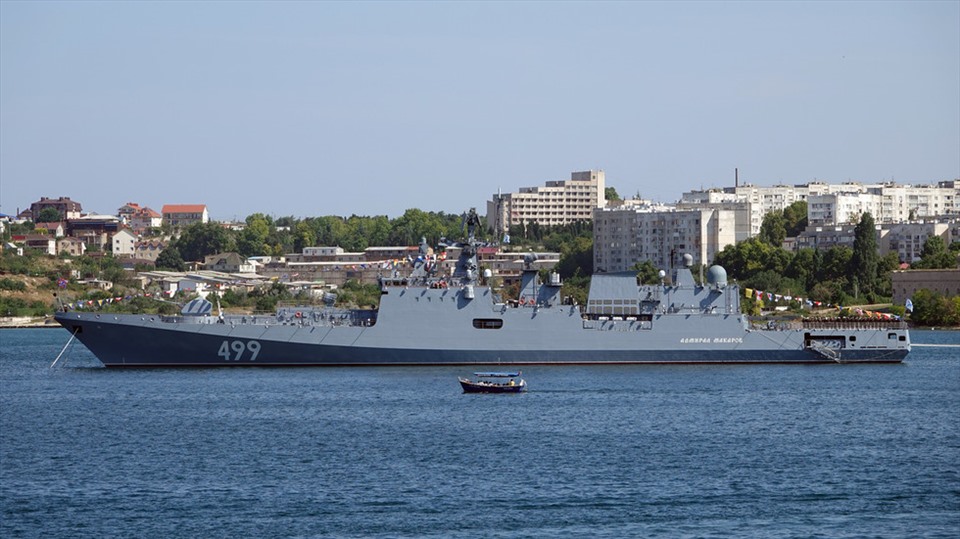 Tàu chiến Đô đốc Makarov của Hạm đội Biển Đen Nga ngoài khơi Sevastopol. Ảnh: AFP