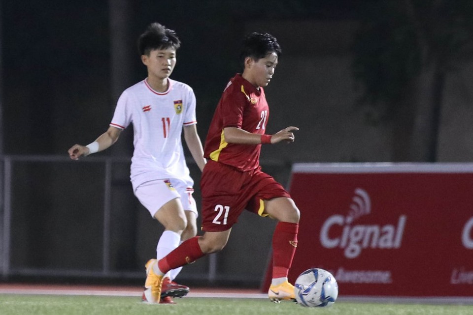 Ngân Thị Vạn Sự và nhiều cầu thủ trẻ ở tuyển nữ Việt Nam sẽ được trao cơ hội thi đấu tại trận tranh hạng 3 AFF Cup nữ 2022. Ảnh: VFF