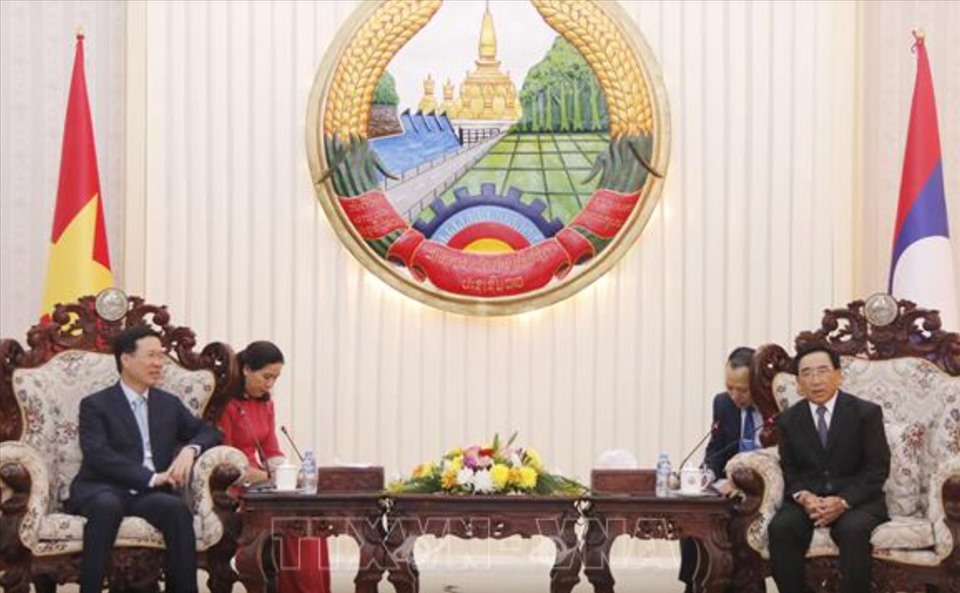 Thủ tướng Chính phủ Lào Phankham Viphavan tiếp Ủy viên Bộ Chính trị, Thường trực Ban Bí thư Võ Văn Thưởng. Ảnh: TTXVN