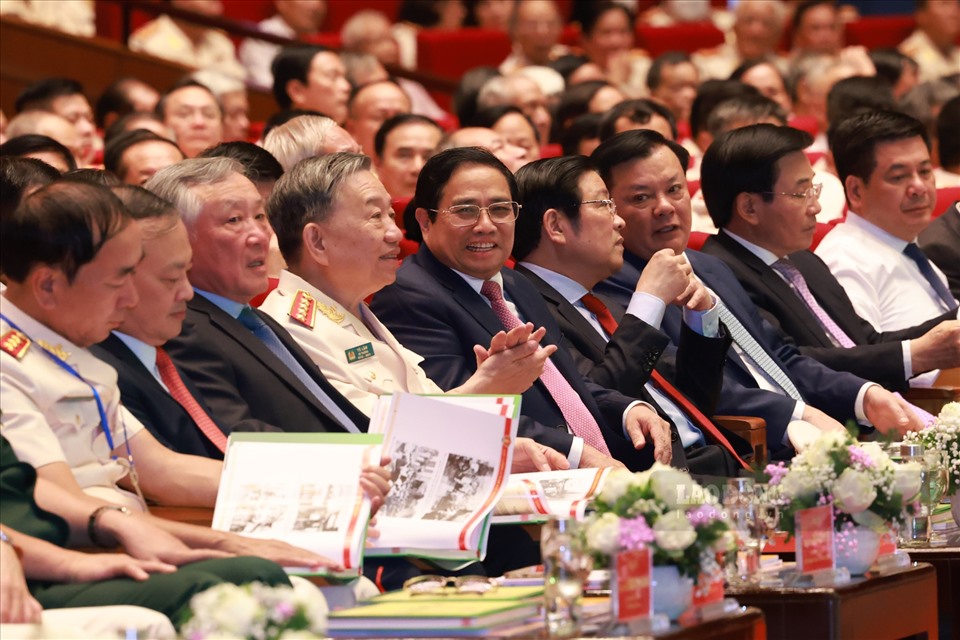 Thủ tướng Chính phủ Phạm Minh Chính cùng lãnh đạo Đảng, Nhà nước dự lễ kỷ niệm. Ảnh: Hải Nguyễn