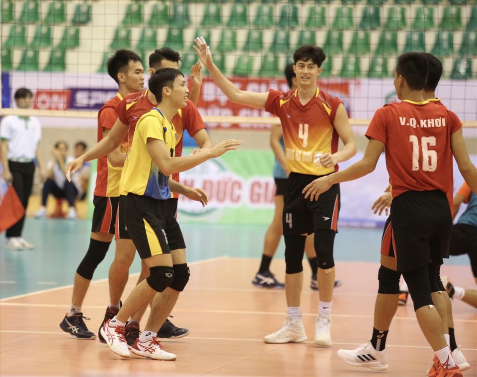 Tràng An Ninh Bình bảo vệ thành công chức vô địch mùa giải 2022. Ảnh: H.A