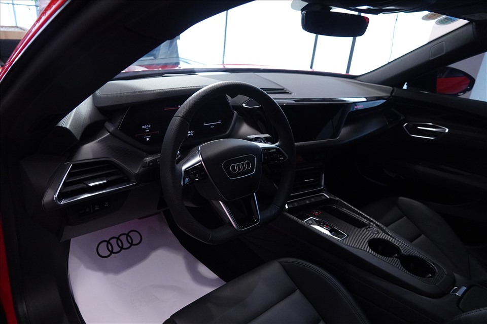 Nột thất sang trọng, tiện nghi của Audi e-tron GT quattro. Ảnh: Nguyễn Đăng