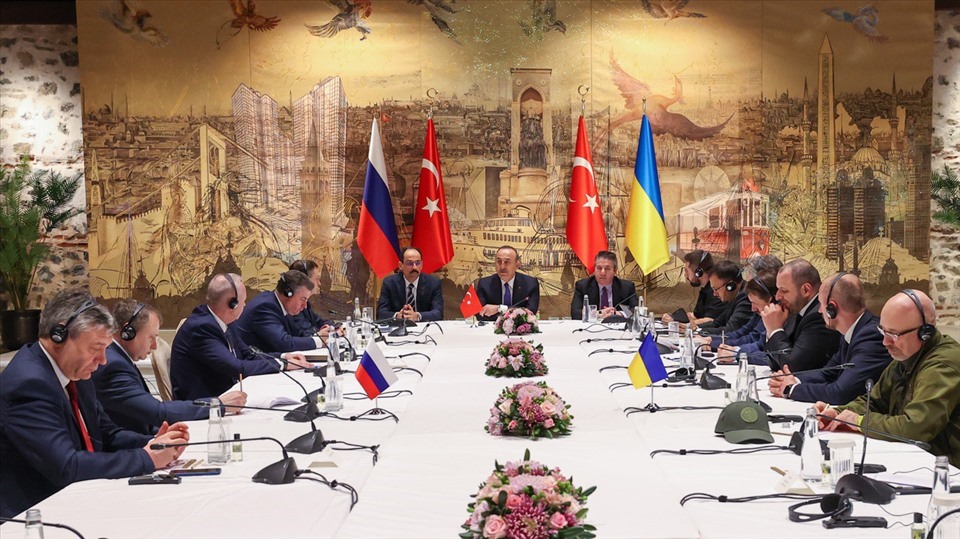 Phái đoàn Nga-Ukraina đàm phán tại Istanbul, Thổ Nhĩ Kỳ, ngày 29.3.2022. Ảnh: Anadolu