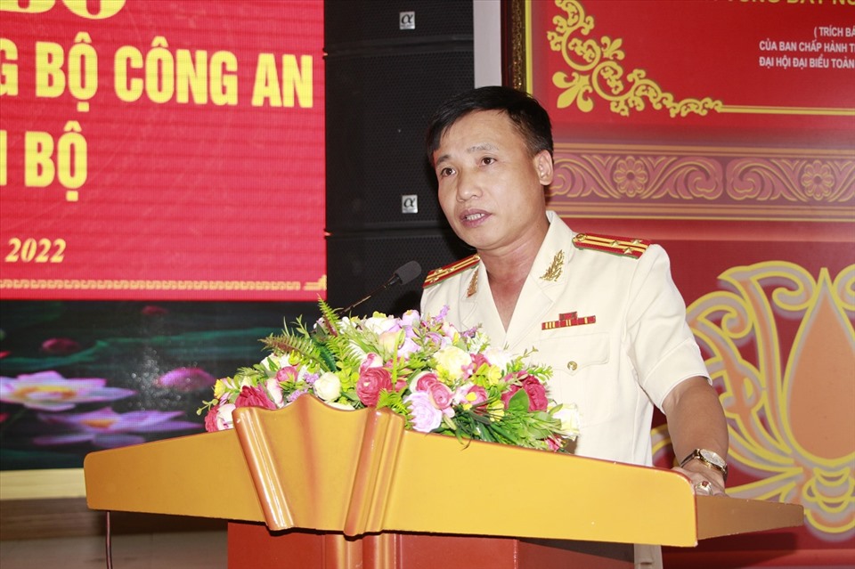 Thay mặt 2 tân Phó Giám đốc được bổ nhiệm, Thượng tá Nguyễn Duy Thanh phát biểu nhận nhiệm vụ. Ảnh: VH