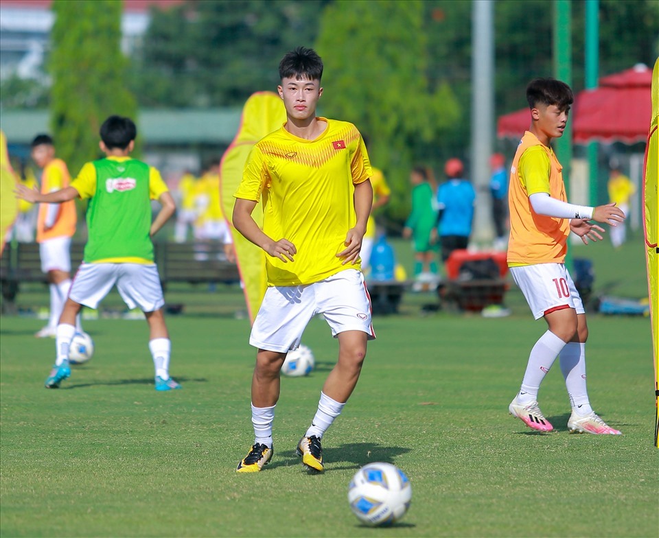 Kinh nghiệm thi đấu quốc tế của Văn Trường, Văn Khang sẽ là sự bổ sung chất lượng cho U19 Việt Nam. Ảnh: An Nguyên