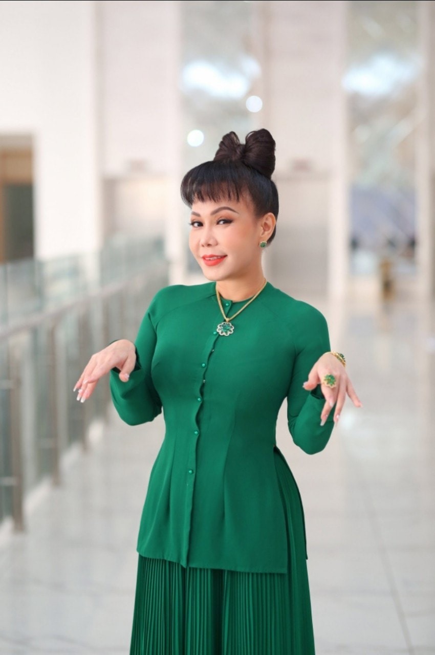 Nữ danh hài Việt Hương không ngại chi tiền tỉ đầu tư web drama mới. Ảnh: NVCC