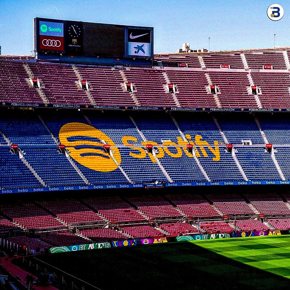 Trong ít nhất 3 năm tới, sân Nou Camp sẽ có thêm tiền tố Spotify trước tên. Ảnh: AFP