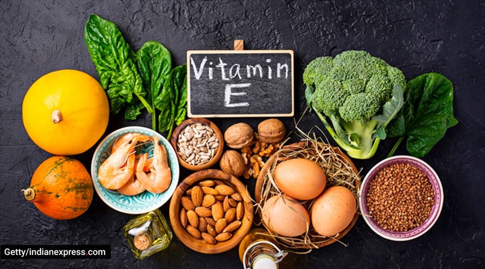 Hạt, quả hạch, dầu, trái cây và rau quả đều là những nguồn cung cấp vitamin E tuyệt vời, có thể dễ dàng đưa vào chế độ ăn của chúng ta. Ảnh: Getty/Thinkstock