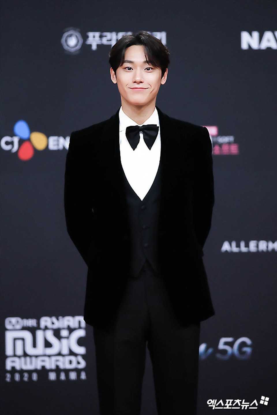 Với khả năng diễn xuất được đánh giá ổn, anh được đề cử hạng mục “Nhân vật của năm” tại Giải thưởng phim truyền hình SBS 2018 cùng với bạn diễn Ahn Hyo Seop và Jo Hyun Sik.