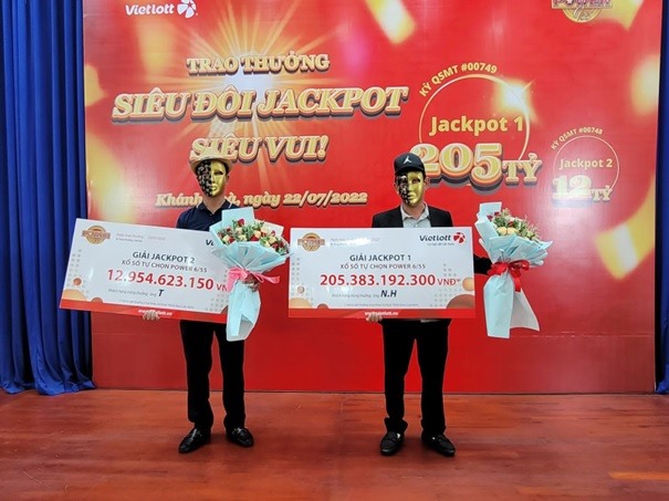 Hai Người Chơi Vé Bao Tại Đà Nẵng Trúng Jackpot Hơn 218 Tỉ Đồng