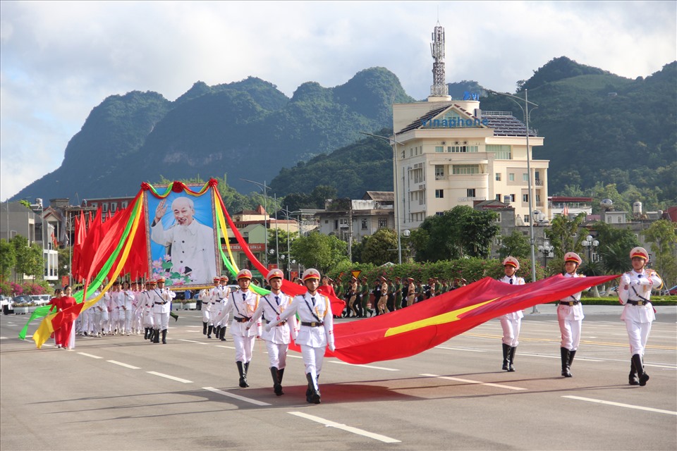 Các Đoàn tham gia diễu binh.