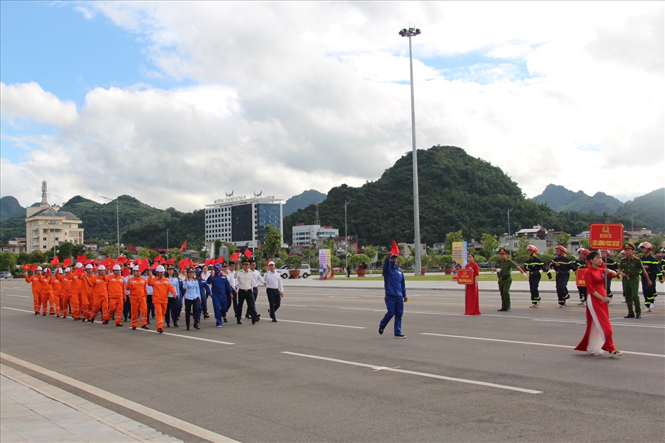 Các Đoàn tham gia diễu binh.