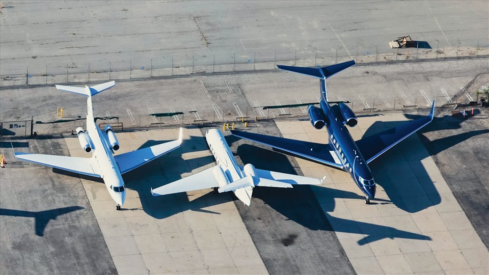 Những chiếc chuyên cơ sang trọng của các hãng danh tiếng như Gulf stream, Bombardier, Airbus, Boing “đậu nhiều như bãi xe máy ở Sài Gòn“.