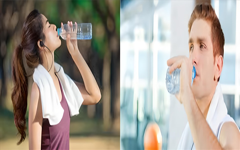 Uống đủ nước mỗi ngày: Uống một cốc nước ấm và tốt nhất là uống ngay sau khi thức dậy vào buổi sáng giúp thải độc tố, tăng cường hệ miễn dịch và giữ gìn vóc dáng hiệu quả. Đồng thời hãy duy trì việc uống nước thường xuyên và đều đặn trong suốt cả ngày để giúp giữ gìn sức khỏe cho bản thân.