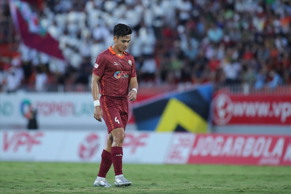 Chung cuộc, Bình Định nhận thất bại 0-1 trước Đà Nẵng ngay trên sân nhà. Thất bại này khiến đội chủ sân Quy Nhơn đứng trước nguy cơ bị bỏ lại trong cuộc đua vô địch khi họ mới có 11 điểm sau 8 vòng.