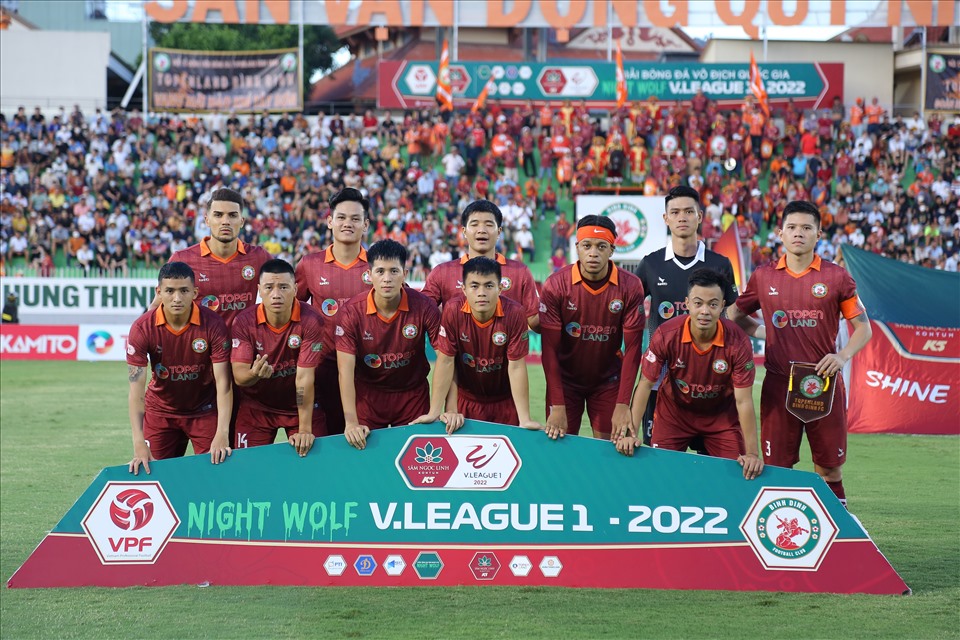 Sau thất bại trước Hải Phòng, câu lạc bộ Bình Định trở về sân nhà tiếp đón Đà Nẵng với mục tiêu giành kết quả có lợi để rút ngắn cách biệt với các đội dẫn đầu.