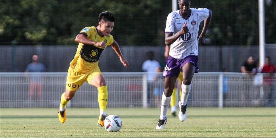 Tiền vệ Quang Hải thi đấu khoảng 30 phút trong trận giao hữu giữa Pau FC và Niort. Ảnh: D.Archives
