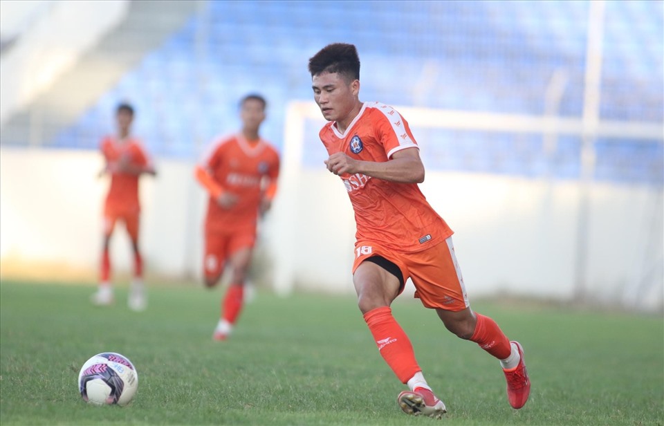 Cầu thủ trẻ Phi Hoàng là phát hiện mới tại V.League 2022, thi đấu nổi bật giúp Đà Nẵng thoát khỏi nhóm cuối bảng. Ảnh: ĐNFC