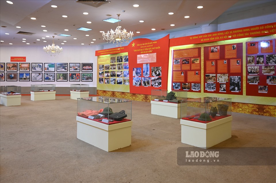 Triển lãm “75 năm đền ơn đáp nghĩa” được tổ chức đến hết ngày 27.7.2022 tại Trung tâm triển lãm văn hoá nghệ thuật Việt Nam số 2, Hoa lư, Hai Bà Trưng, Hà Nội.