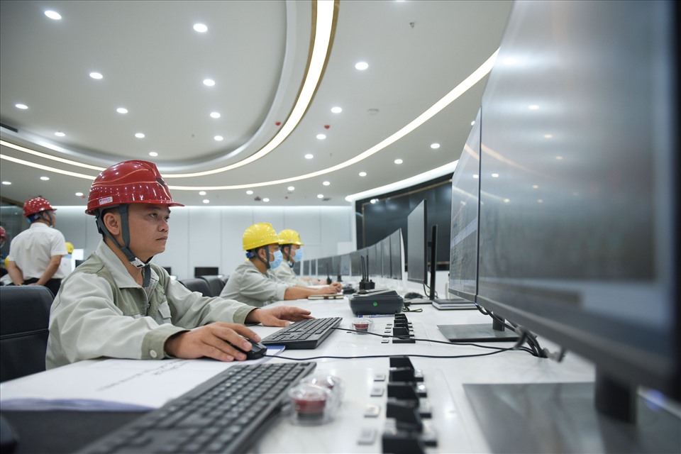 Quy trình hoạt động của nhà máy được vận hành tự động, các chuyên gia Trung Quốc đã trực tiếp đào tạo cho các kỹ sư và công nhân người Việt Nam.