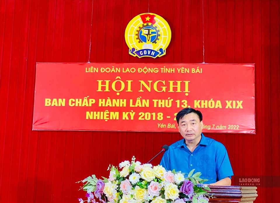 Ông Nguyễn Chương Phát, Chủ tịch LĐLĐ tỉnh Yên Bái phát biểu khai mạc