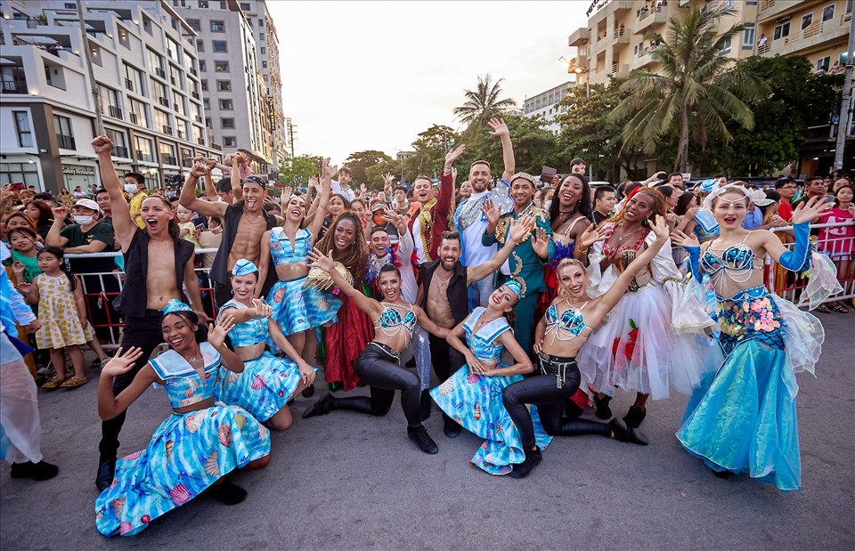 Lễ hội Carnival Sầm Sơn đa màu sắc lần thứ 3 thu hút chục nghìn khán giả.