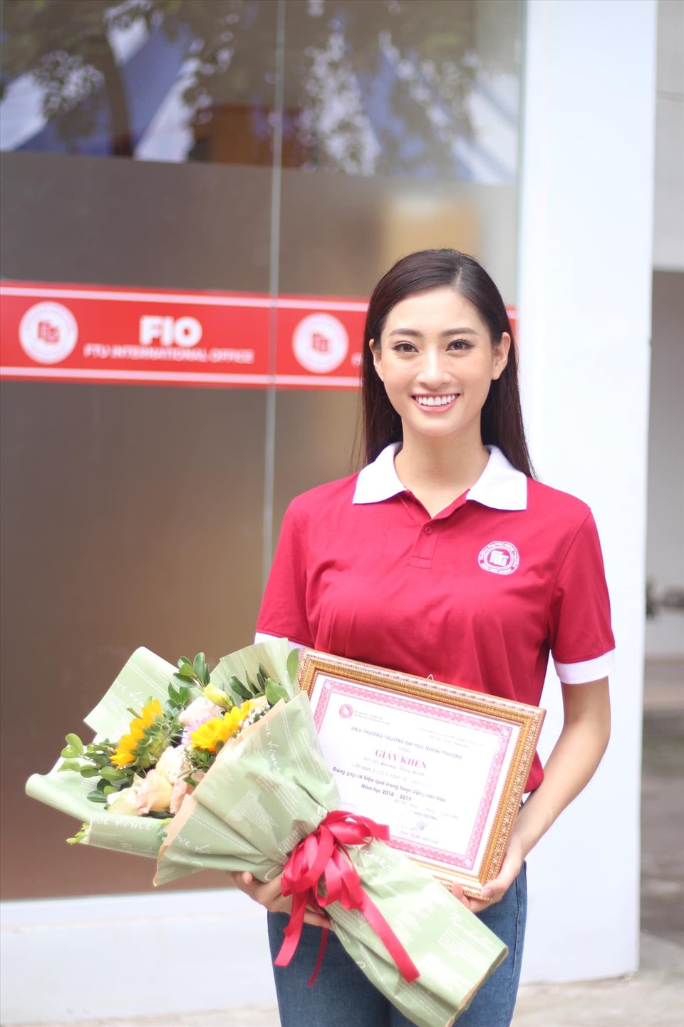 Lương Thuỳ Linh đăng quang Hoa hậu khi là sinh viên năm 2. Ảnh: NVCC.