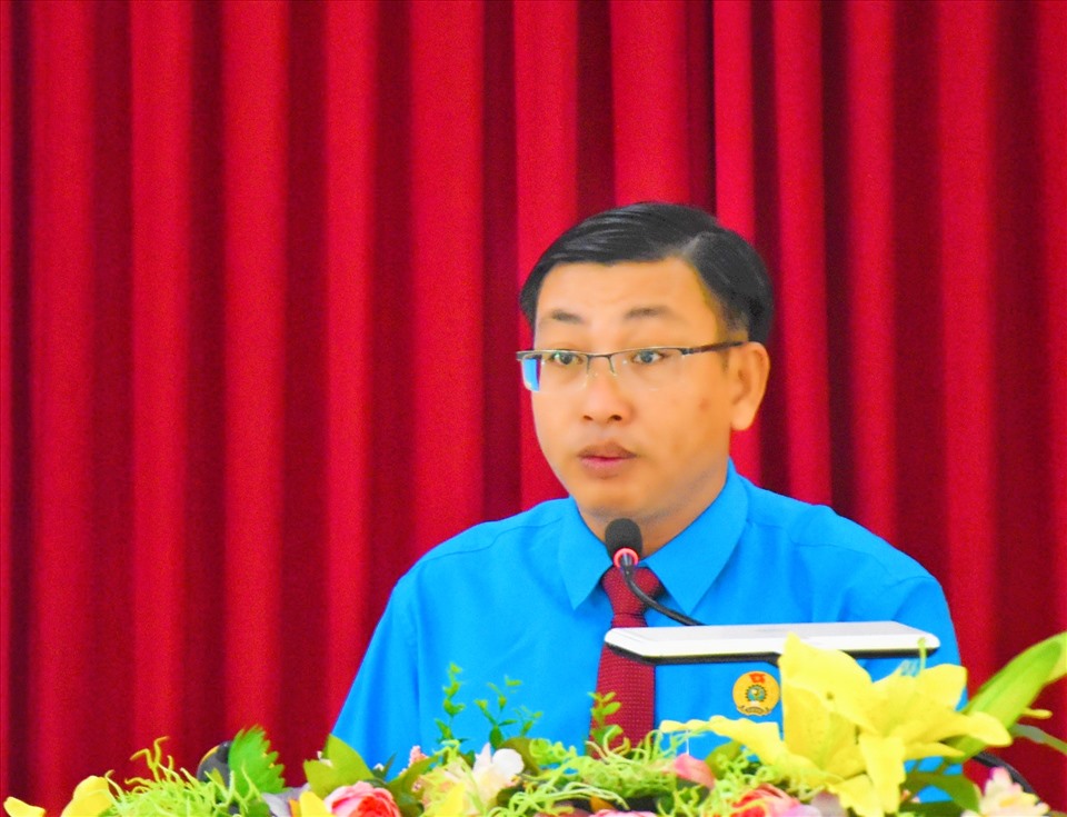 Đồng chí Phan Thanh Sang - Chủ tịch LĐLĐ huyện Thới Lai (TP.Cần Thơ) - phát biểu tại buổi lễ họp mặt. Ảnh: BT