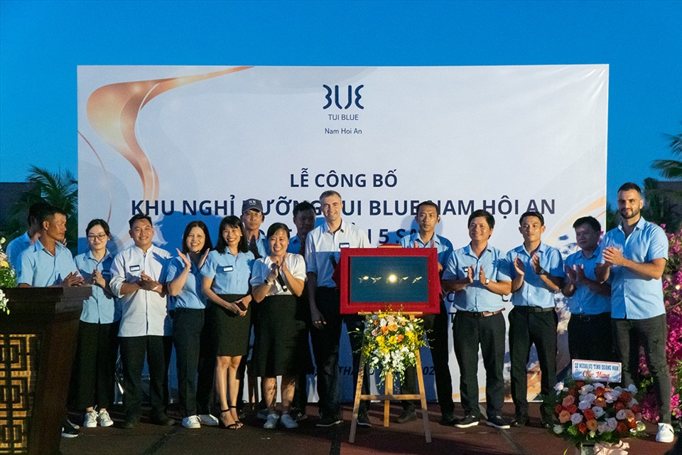 Các đại biểu chụp ảnh kỷ niệm tại sự kiện của TUI BLUE Nam Hoi An.